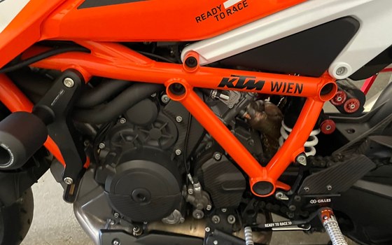 Gebrauchtmotorrad KTM 1290 Super Duke RR - Bild 10 Gebrauchtmotorrad KTM 1290 Super Duke RR - Bild 10