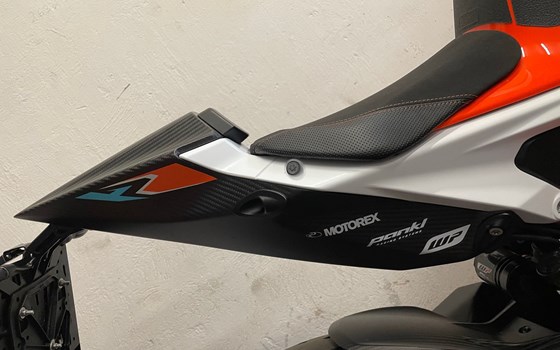 Gebrauchtmotorrad KTM 1290 Super Duke RR - Bild 12 Gebrauchtmotorrad KTM 1290 Super Duke RR - Bild 12