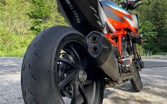Gebrauchtmotorrad KTM 1290 Super Duke RR - Bild 2 Gebrauchtmotorrad KTM 1290 Super Duke RR - Bild 2