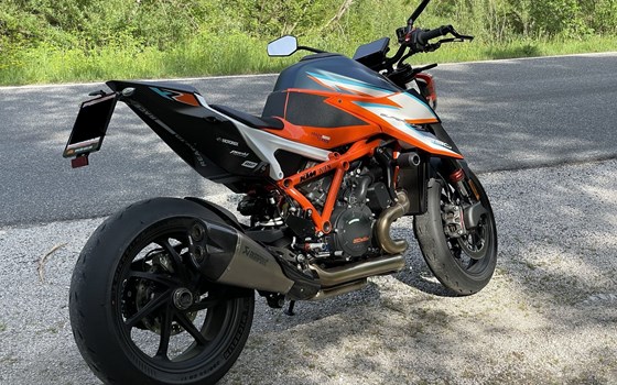 Gebrauchtmotorrad KTM 1290 Super Duke RR - Bild 4 Gebrauchtmotorrad KTM 1290 Super Duke RR - Bild 4