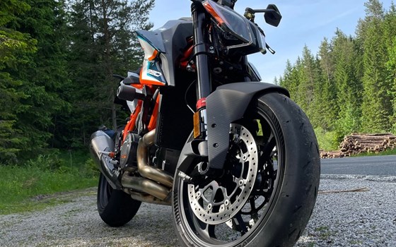 Gebrauchtmotorrad KTM 1290 Super Duke RR - Bild 5 Gebrauchtmotorrad KTM 1290 Super Duke RR - Bild 5
