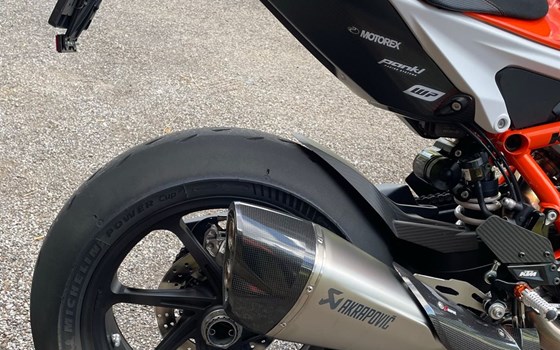 Gebrauchtmotorrad KTM 1290 Super Duke RR - Bild 7 Gebrauchtmotorrad KTM 1290 Super Duke RR - Bild 7