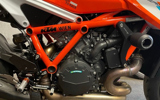 Gebrauchtmotorrad KTM 1290 Super Duke RR - Bild 9 Gebrauchtmotorrad KTM 1290 Super Duke RR - Bild 9