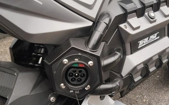 Gebrauchtmotorrad Dayi Motor E Odin 3.0S Pro - Bild 6