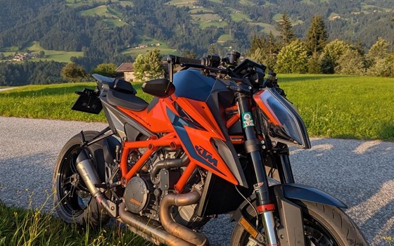 Gebrauchtmotorrad KTM 1290 Super Duke R - Bild 6 Gebrauchtmotorrad KTM 1290 Super Duke R - Bild 6