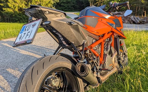 Gebrauchtmotorrad KTM 1290 Super Duke R - Bild 8 Gebrauchtmotorrad KTM 1290 Super Duke R - Bild 8