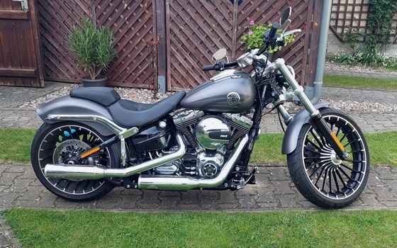 Gebrauchtmotorrad Harley-Davidson Softail Breakout FXSB - Bild 1
