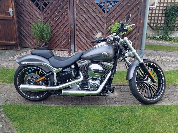 Gebrauchtmotorrad Harley-Davidson Softail Breakout FXSB