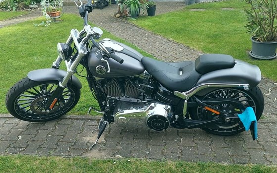 Gebrauchtmotorrad Harley-Davidson Softail Breakout FXSB - Bild 2