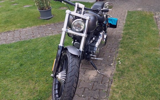 Gebrauchtmotorrad Harley-Davidson Softail Breakout FXSB - Bild 3