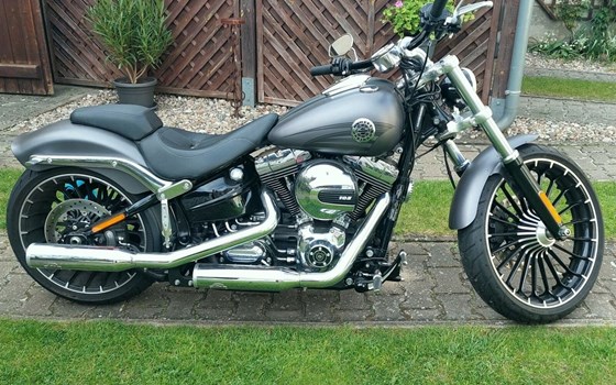 Gebrauchtmotorrad Harley-Davidson Softail Breakout FXSB - Bild 4