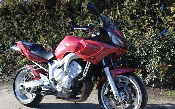 Gebrauchtmotorrad Yamaha FZS 600 Fazer S - Bild 1