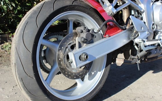 Gebrauchtmotorrad Yamaha FZS 600 Fazer S - Bild 3