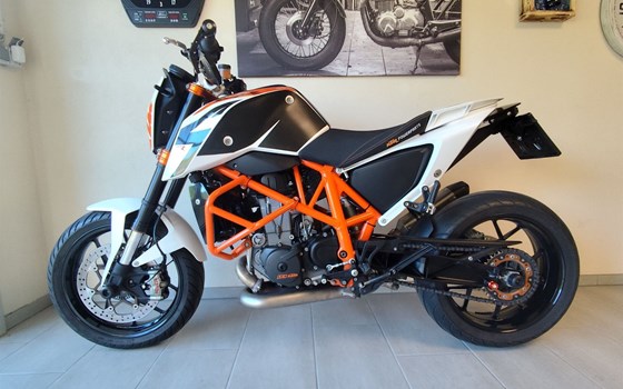 Gebrauchtmotorrad KTM 690 Duke R - Bild 4 Gebrauchtmotorrad KTM 690 Duke R - Bild 4