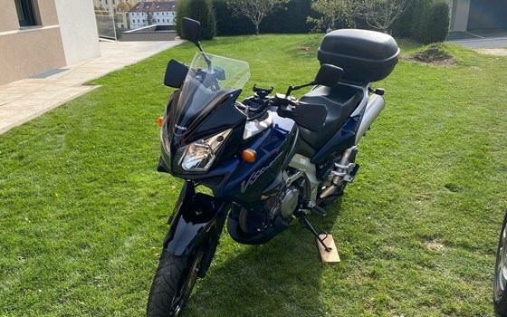 Gebrauchtmotorrad Suzuki V-Strom 1000 - Bild 1 Gebrauchtmotorrad Suzuki V-Strom 1000 - Bild 1