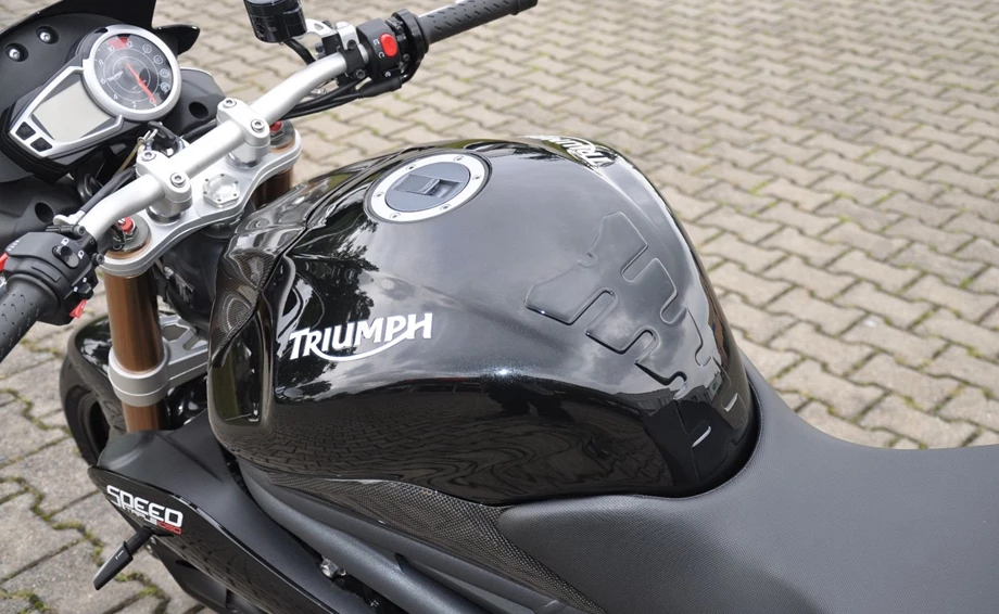 Angebot Triumph Speed Triple 1050 Bild 4: Angebot Triumph Speed Triple 1050