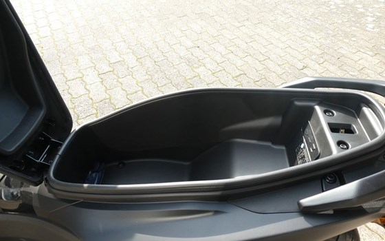 Gebrauchtmotorrad Kymco Sky Town 125i ABS - Bild 9