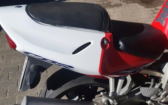 Gebrauchtmotorrad Honda CBR 900 RR Fireblade - Bild 3
