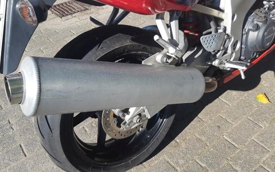 Gebrauchtmotorrad Honda CBR 900 RR Fireblade - Bild 4