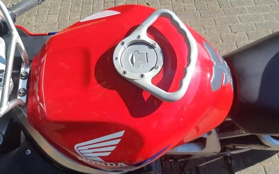 Gebrauchtmotorrad Honda CBR 900 RR Fireblade - Bild 9