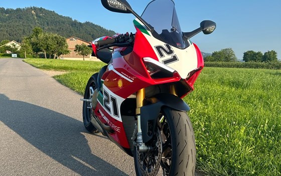Gebrauchtmotorrad Ducati Panigale V2 Bayliss 1st Championship 20th Anniversary - Bild 2 Gebrauchtmotorrad Ducati Panigale V2 Bayliss 1st Championship 20th Anniversary - Bild 2
