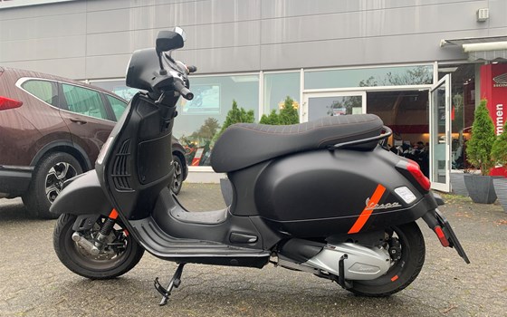 Gebrauchtmotorrad Vespa GTS 300 hpe - Bild 3
