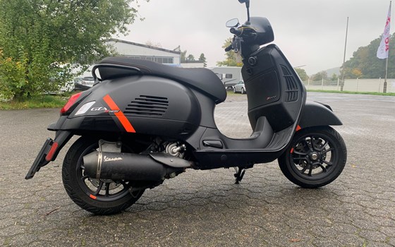 Gebrauchtmotorrad Vespa GTS 300 hpe - Bild 5