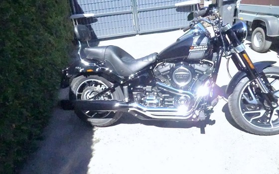 Gebrauchtmotorrad Harley-Davidson Softail Sport Glide FLSB - Bild 1