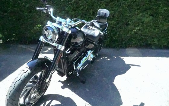 Gebrauchtmotorrad Harley-Davidson Softail Sport Glide FLSB - Bild 2