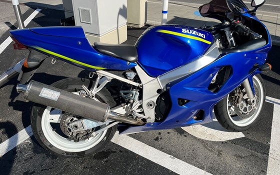 Gebrauchtmotorrad Suzuki GSX-R 600 - Bild 2 Gebrauchtmotorrad Suzuki GSX-R 600 - Bild 2