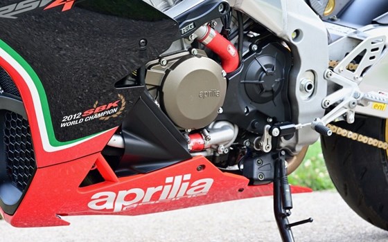 Gebrauchtmotorrad Aprilia RSV 4 Factory - Bild 10 Gebrauchtmotorrad Aprilia RSV 4 Factory - Bild 10