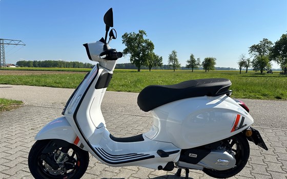 Gebrauchtmotorrad Vespa Sprint 125 S - Bild 2 Gebrauchtmotorrad Vespa Sprint 125 S - Bild 2