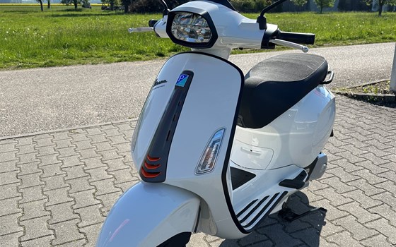 Gebrauchtmotorrad Vespa Sprint 125 S - Bild 3 Gebrauchtmotorrad Vespa Sprint 125 S - Bild 3
