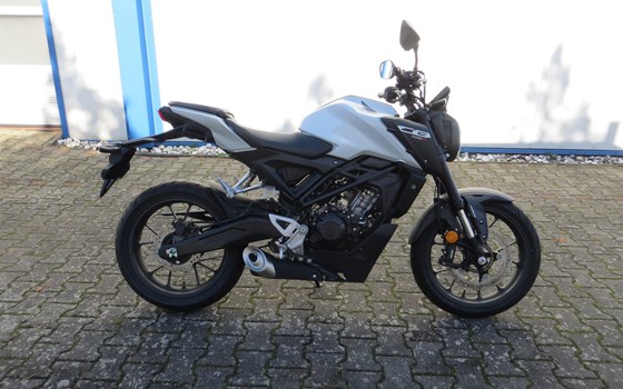 Neufahrzeug Honda CB125R - Bild 1