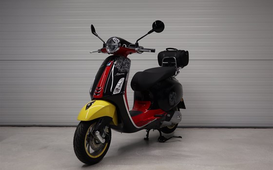 Gebrauchtmotorrad Vespa Primavera 125 Disney Mickey Mouse Edition - Bild 4