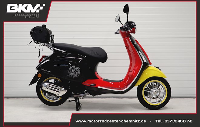 Vespa Primavera 125 Disney Mickey Mouse Edition