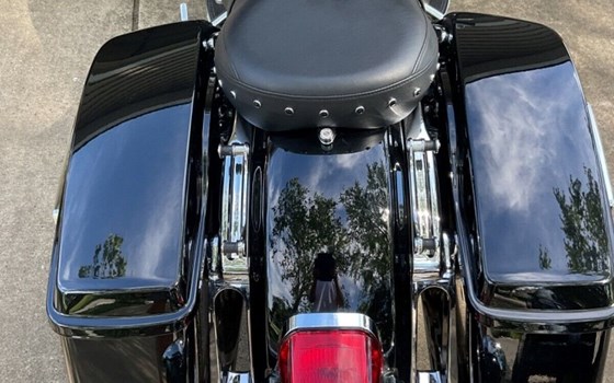 Gebrauchtmotorrad Harley-Davidson Road King Custom FLHRS - Bild 7 Gebrauchtmotorrad Harley-Davidson Road King Custom FLHRS - Bild 7