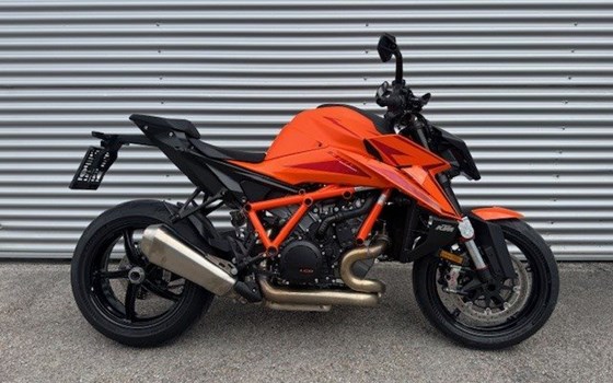 Gebrauchtmotorrad KTM 1390 Super Duke R - Bild 1 Gebrauchtmotorrad KTM 1390 Super Duke R - Bild 1