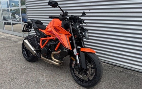 Gebrauchtmotorrad KTM 1390 Super Duke R - Bild 2 Gebrauchtmotorrad KTM 1390 Super Duke R - Bild 2