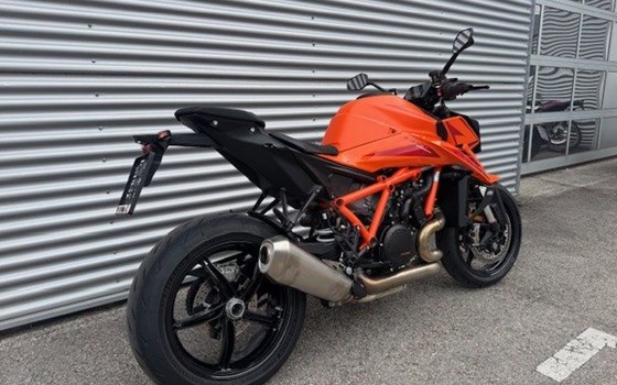 Gebrauchtmotorrad KTM 1390 Super Duke R - Bild 3 Gebrauchtmotorrad KTM 1390 Super Duke R - Bild 3