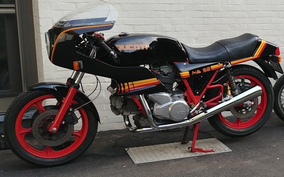 Gebrauchtmotorrad Ducati Königswelle - 1000 S2 - Bild 1 Gebrauchtmotorrad Ducati Königswelle - 1000 S2 - Bild 1
