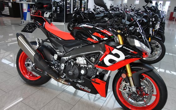 Gebrauchtmotorrad Aprilia Tuono V4 1100 Factory - Bild 1 Gebrauchtmotorrad Aprilia Tuono V4 1100 Factory - Bild 1
