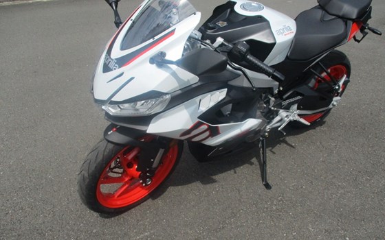 Gebrauchtmotorrad Aprilia RS 457 - Bild 4