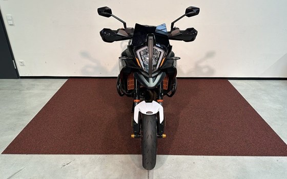 Gebrauchtmotorrad KTM 890 SMT - Bild 3