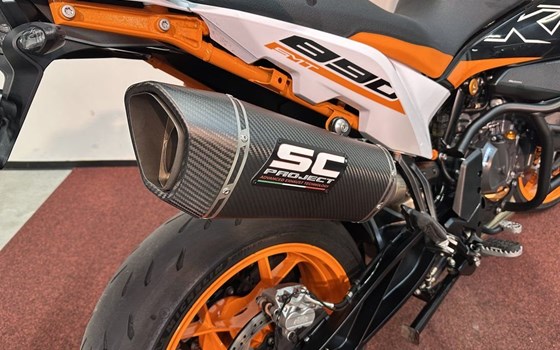Gebrauchtmotorrad KTM 890 SMT - Bild 9