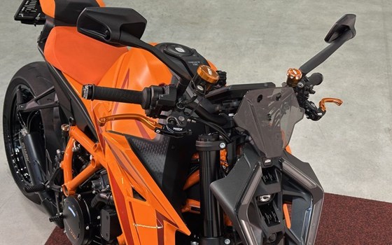 Gebrauchtmotorrad KTM 1390 Super Duke R EVO - Bild 11