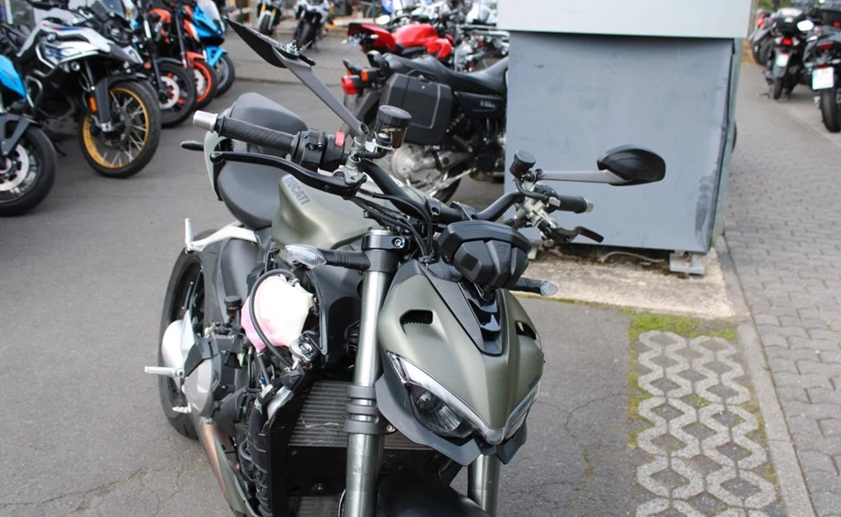 Angebot Ducati Streetfighter V2 Bild 10: Angebot Ducati Streetfighter V2