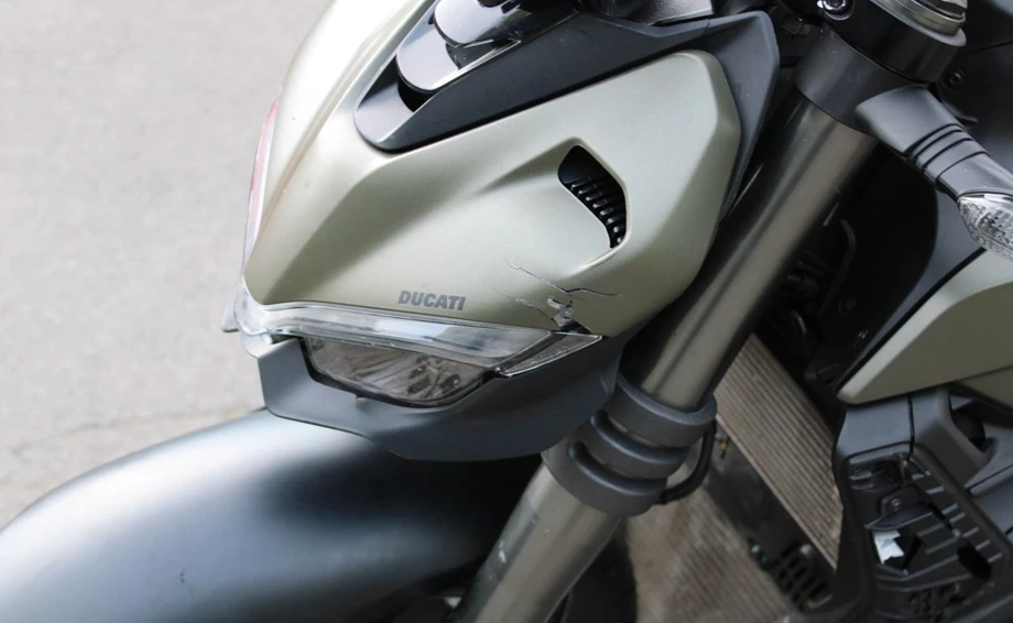 Angebot Ducati Streetfighter V2 Bild 11: Angebot Ducati Streetfighter V2