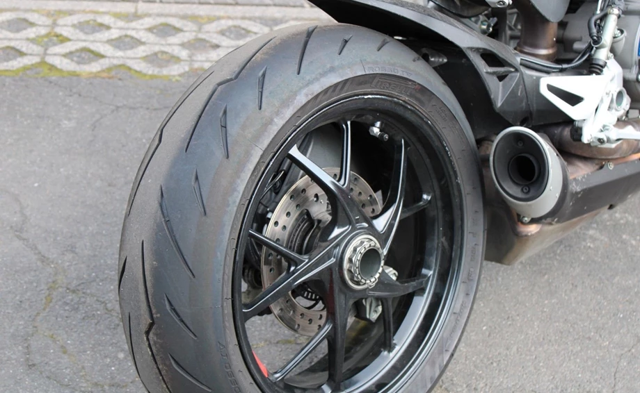 Angebot Ducati Streetfighter V2 Bild 6: Angebot Ducati Streetfighter V2