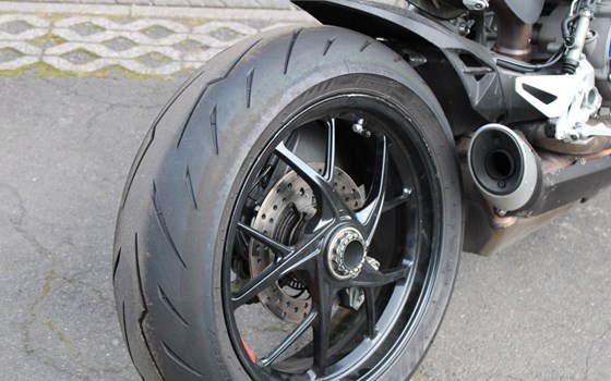 Gebrauchtmotorrad Ducati Streetfighter V2 - Bild 6